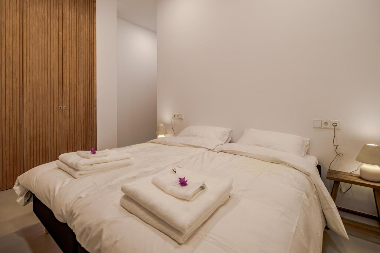 Luxury Alhambra Close To Sea And Centre Villa