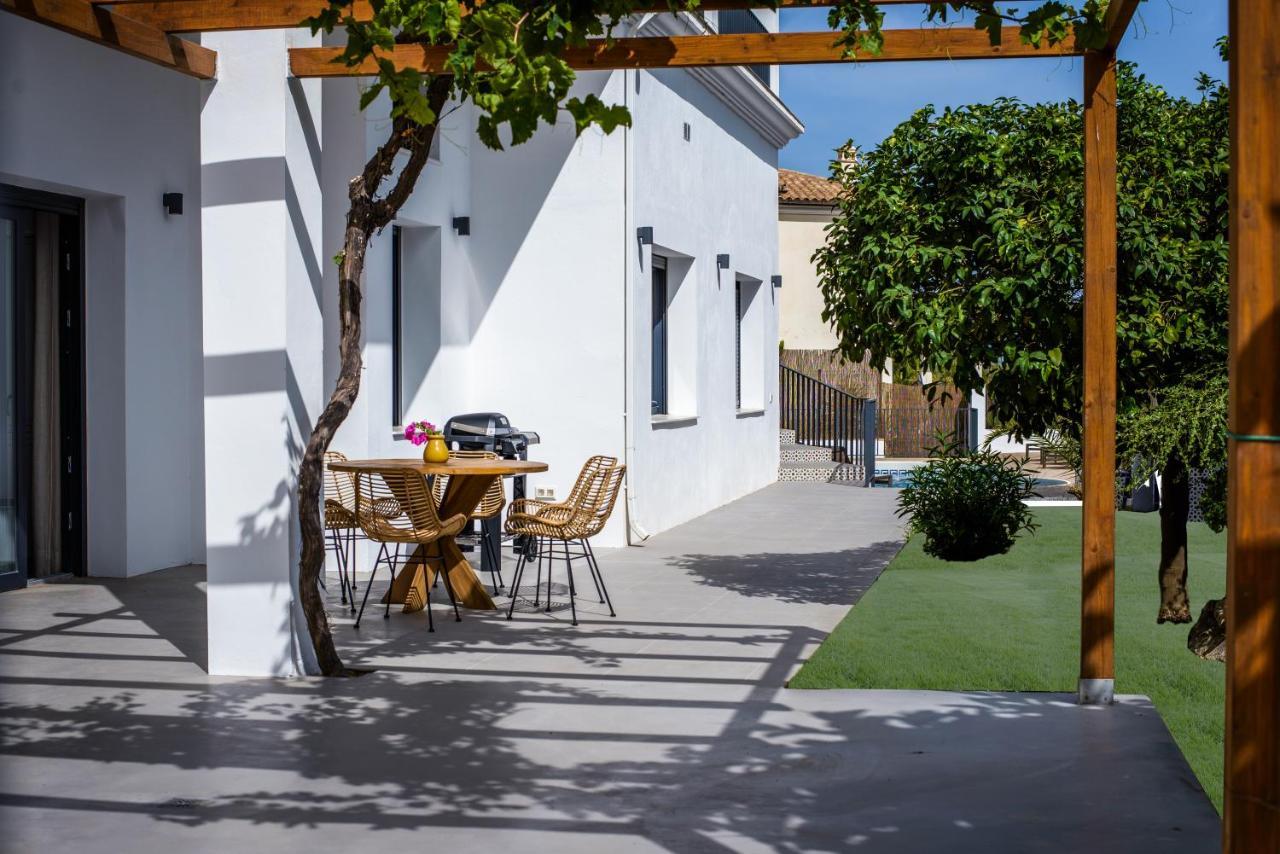Luxury Alhambra Close To Sea And Centre Villa *