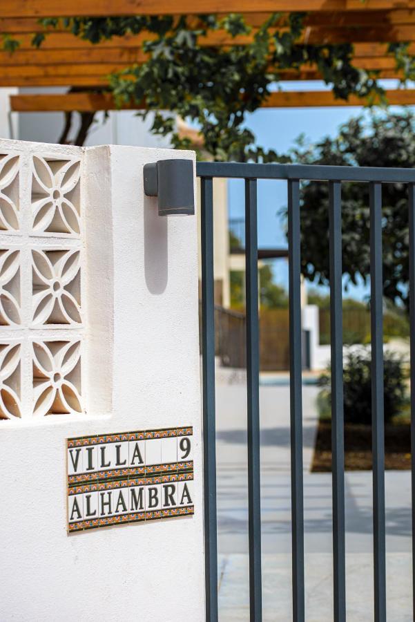 Luxury Alhambra Close To Sea And Centre Villa